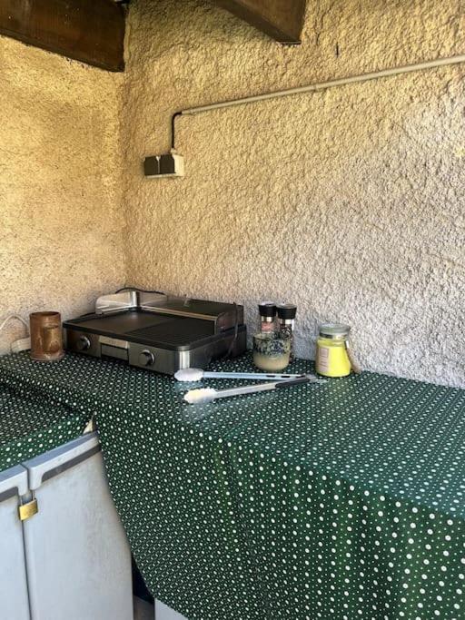 Maison Familiale Idealement Situee Avec Tout Le Confort Nimes Exterior foto